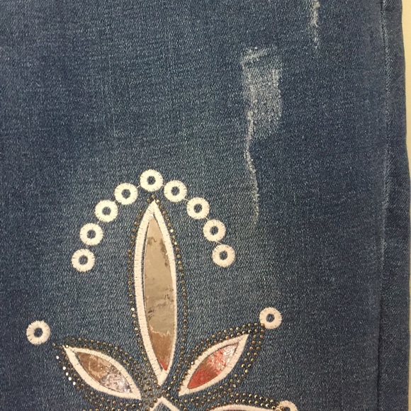 OLYSS Embroidered High Rise Jeans - Picture 4 of 8